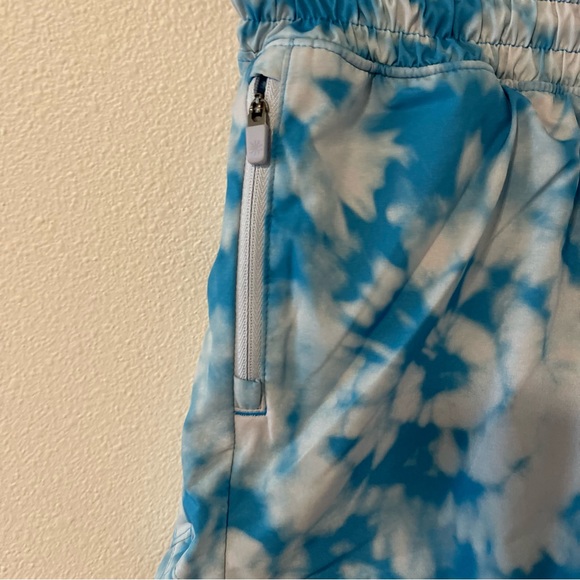 Athleta Girl All Play 3" Short Blue Tie Dye Workout Gym Athleisure 2022-XXL - Picture 4 of 9